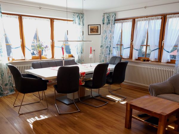 Schlosshof der Urlaubsbauernhof – Bild 2